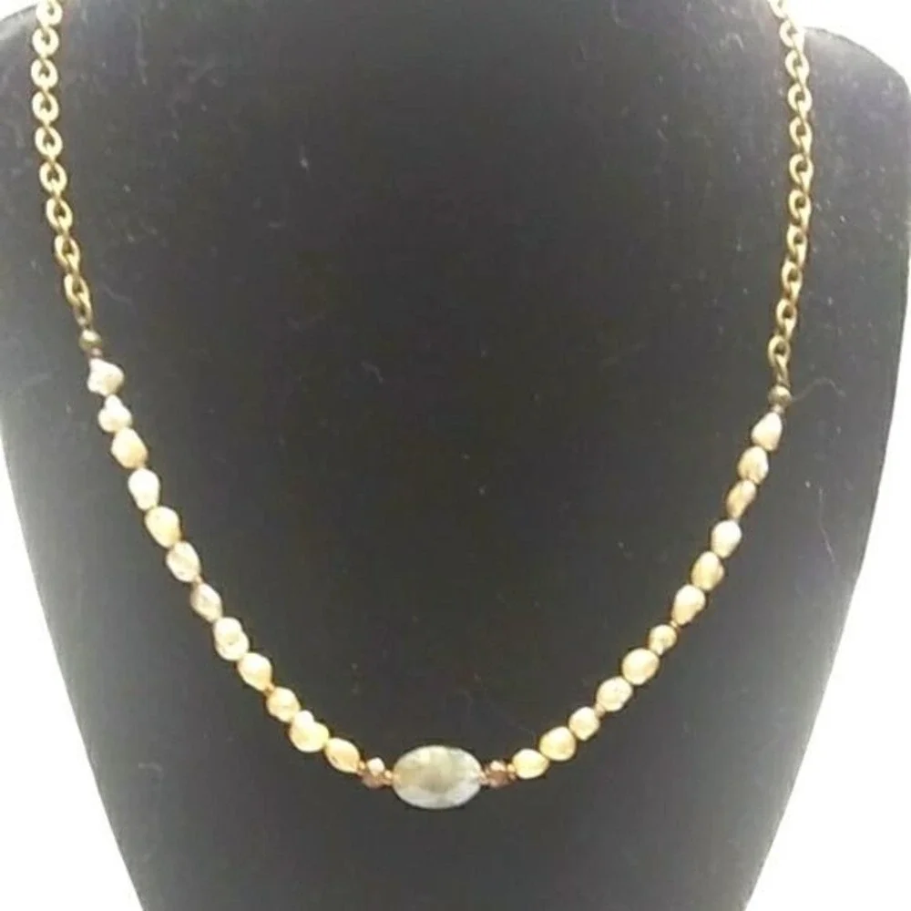 Pearl and gemstone‎ necklace